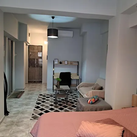 Happy Traveller Apartment