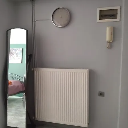 Happy Traveller Апартаменты *